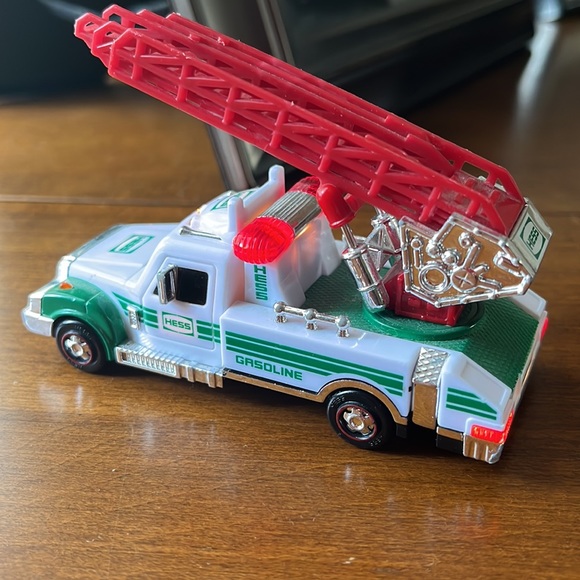HESS Truck - Picture 8 of 14